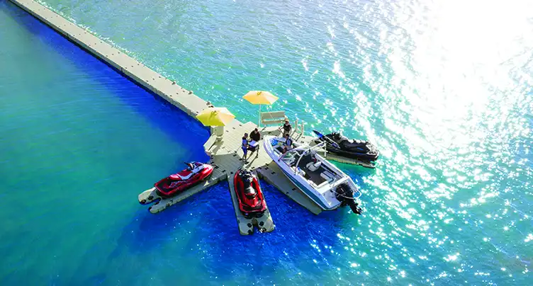 Configurable EZ Dock layout with boats.