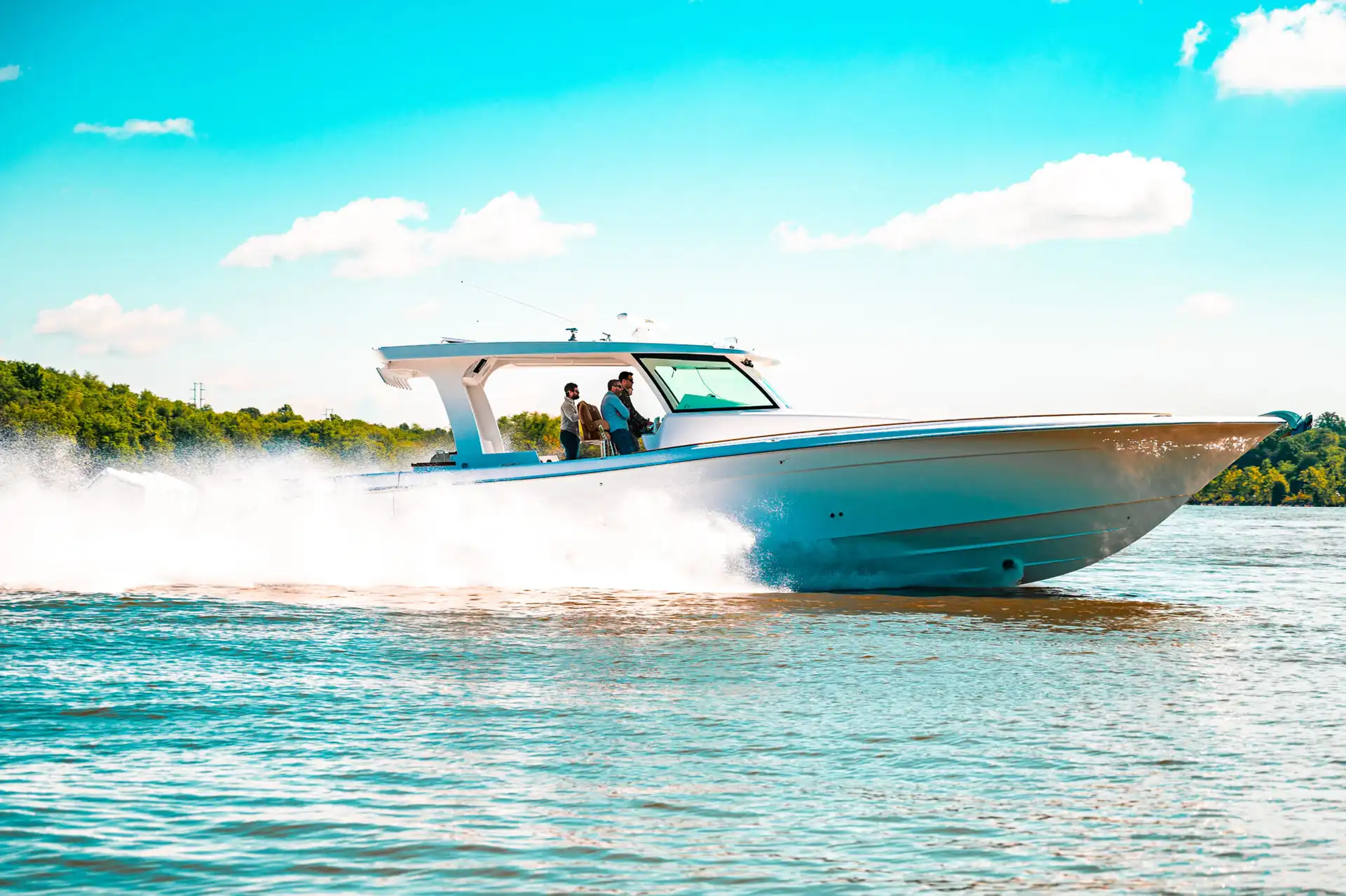 HCB 56 Suenos Running fast