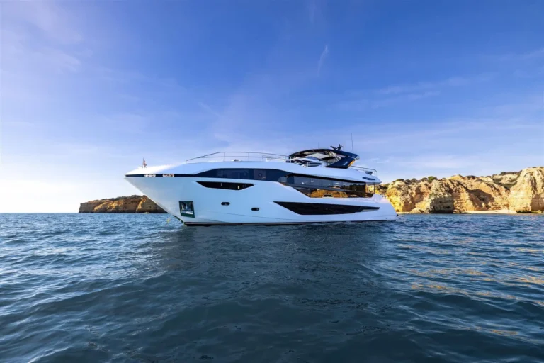 Sunseeker 100 Yacht Exterior