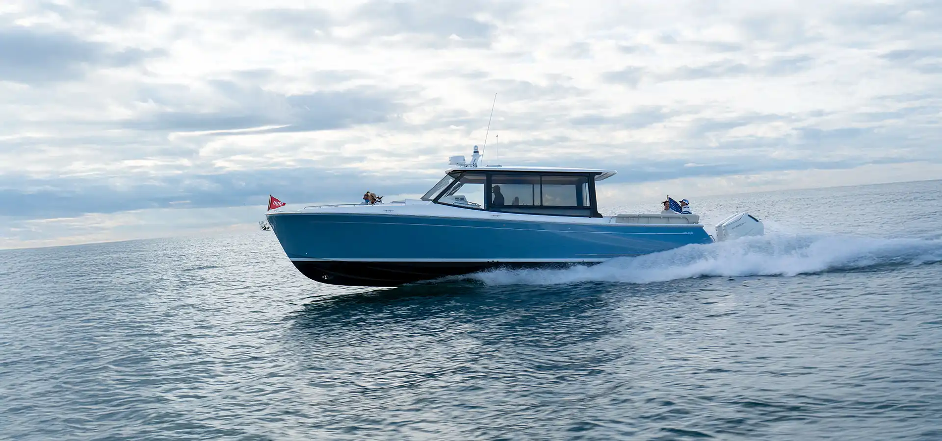 MJM Yachts Home Page hero