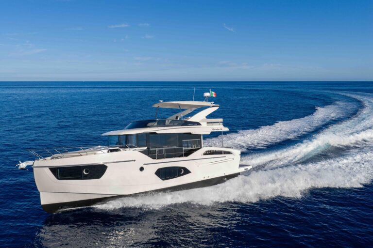 portside profile of navetta 50 cruising